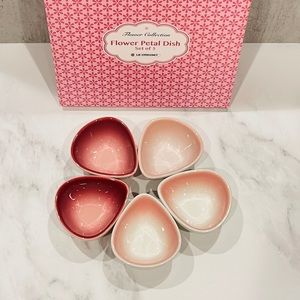 Le Creuset Flower Petal Dish set of 5